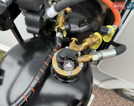 Сірий Кнаус Комфорт, об'ємом двигуна 1.97 л та пробігом 30 тис. км за 145000 $, фото 4 на Automoto.ua