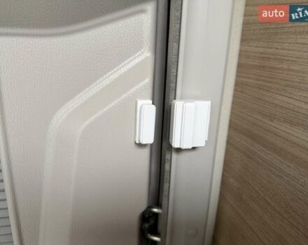 Сірий Кнаус Комфорт, об'ємом двигуна 1.97 л та пробігом 30 тис. км за 145000 $, фото 36 на Automoto.ua