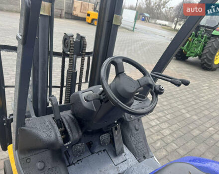Желтый Коматсу ФГ, объемом двигателя 2 л и пробегом 13 тыс. км за 7999 $, фото 6 на Automoto.ua