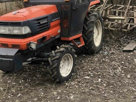 Кубота GL 221 2004 в Белой Церкве на Automoto.ua Красный Кубота GL 221, объемом двигателя 1.47 л и пробегом 10 тыс. км за 7500 $, фото 1 на Automoto.ua
