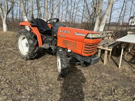 Кубота L1-215 1988 в Жовкве на Automoto.ua Красный Кубота L1-215, объемом двигателя 1.5 л и пробегом 10 тыс. км за 6500 $, фото 1 на Automoto.ua
