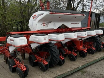 Кун Maxima 2 2017 у Василькове на Automoto.ua Червоний Кун Maxima 2, об'ємом двигуна 0 л та пробігом 0 тис. км за 27000 $, фото 1 на Automoto.ua
