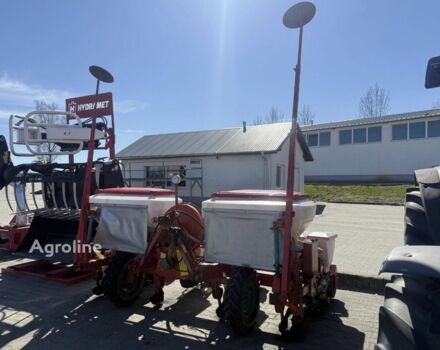 Червоний Квернеланд Другая, об'ємом двигуна 0 л та пробігом 0 тис. км за 7143 $, фото 3 на Automoto.ua