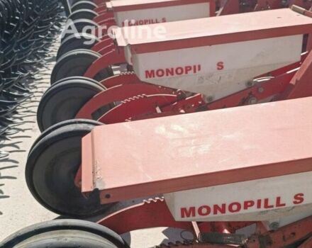 Красный Квернеланд Другая, объемом двигателя 0 л и пробегом 0 тыс. км за 3489 $, фото 4 на Automoto.ua