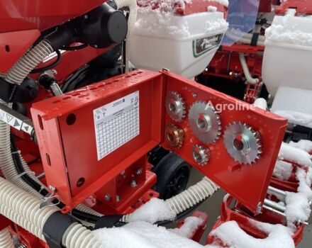 Красный Квернеланд Другая, объемом двигателя 0 л и пробегом 0 тыс. км за 85696 $, фото 18 на Automoto.ua