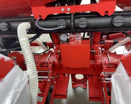 Красный Квернеланд Другая, объемом двигателя 0 л и пробегом 0 тыс. км за 85696 $, фото 13 на Automoto.ua