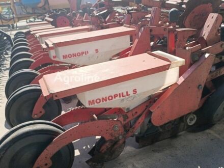 Красный Квернеланд Другая, объемом двигателя 0 л и пробегом 0 тыс. км за 3489 $, фото 1 на Automoto.ua