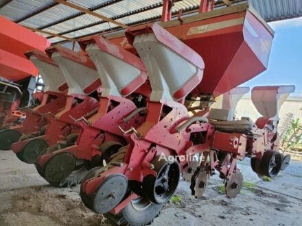 Красный Квернеланд Другая, объемом двигателя 0 л и пробегом 0 тыс. км за 23275 $, фото 1 на Automoto.ua