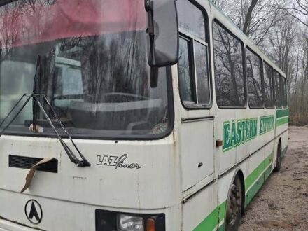 Бежевый ЛАЗ 4207, объемом двигателя 10.8 л и пробегом 255 тыс. км за 3500 $, фото 1 на Automoto.ua