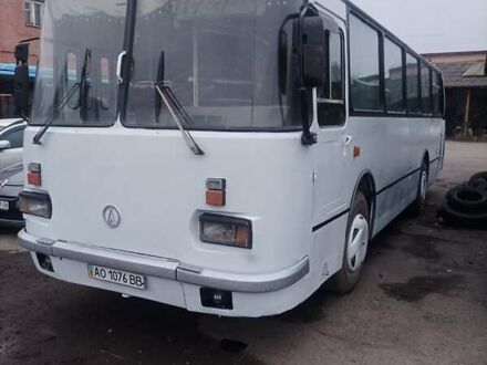 Білий ЛАЗ 695, об'ємом двигуна 5.88 л та пробігом 200 тис. км за 6500 $, фото 1 на Automoto.ua