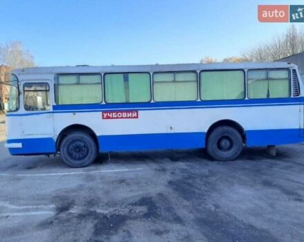 Синий ЛАЗ 695, объемом двигателя 6 л и пробегом 100 тыс. км за 2200 $, фото 2 на Automoto.ua