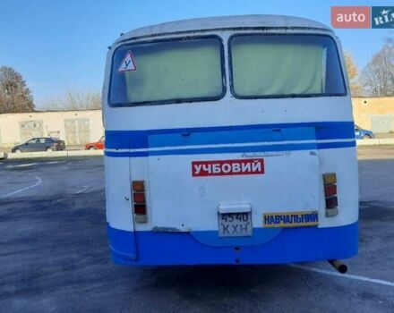 Синий ЛАЗ 695, объемом двигателя 6 л и пробегом 100 тыс. км за 2200 $, фото 1 на Automoto.ua