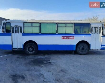 Синий ЛАЗ 695, объемом двигателя 6 л и пробегом 100 тыс. км за 2200 $, фото 3 на Automoto.ua