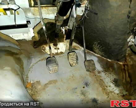 Белый ЛДВ Конвой, объемом двигателя 2.4 л и пробегом 250 тыс. км за 3000 $, фото 1 на Automoto.ua