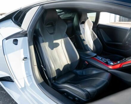 Білий Ламборджині Хуракан, об'ємом двигуна 5.2 л та пробігом 73 тис. км за 72000 $, фото 9 на Automoto.ua