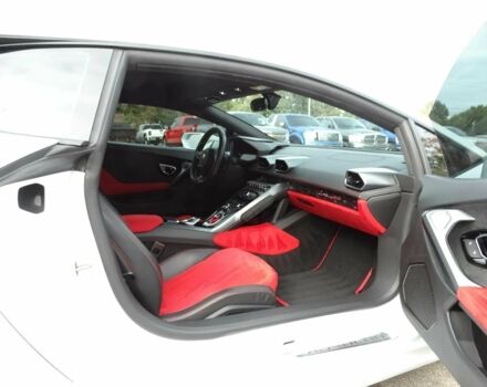 Білий Ламборджині Хуракан, об'ємом двигуна 5.2 л та пробігом 80 тис. км за 105000 $, фото 12 на Automoto.ua