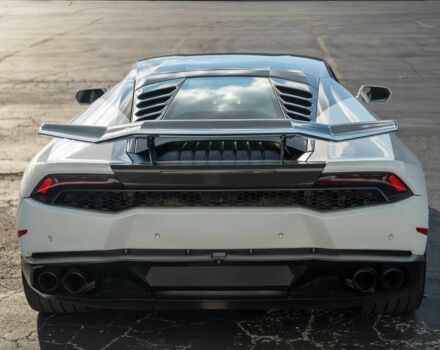 Білий Ламборджині Хуракан, об'ємом двигуна 5.2 л та пробігом 73 тис. км за 72000 $, фото 5 на Automoto.ua