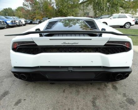 Білий Ламборджині Хуракан, об'ємом двигуна 5.2 л та пробігом 80 тис. км за 105000 $, фото 4 на Automoto.ua