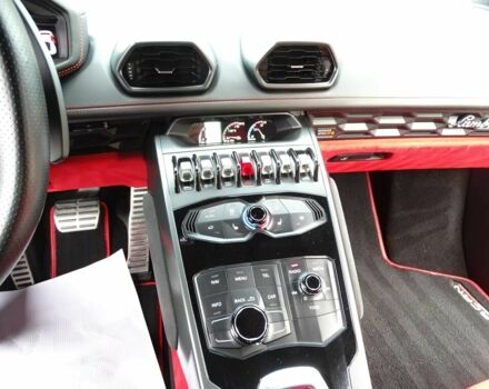 Білий Ламборджині Хуракан, об'ємом двигуна 5.2 л та пробігом 80 тис. км за 105000 $, фото 7 на Automoto.ua