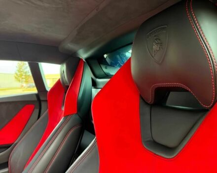 Чорний Ламборджині Хуракан, об'ємом двигуна 5.2 л та пробігом 75 тис. км за 58000 $, фото 12 на Automoto.ua