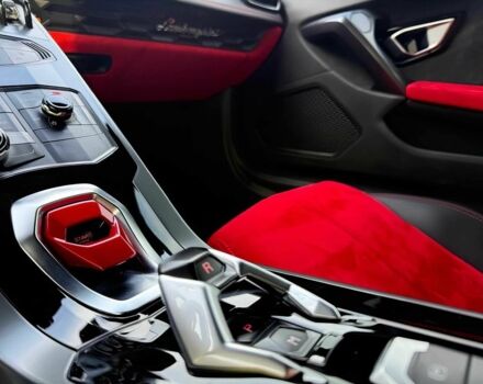 Чорний Ламборджині Хуракан, об'ємом двигуна 5.2 л та пробігом 75 тис. км за 58000 $, фото 11 на Automoto.ua