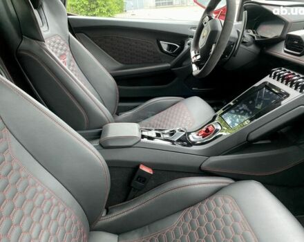 Красный Ламборджини Хуракан, объемом двигателя 12.58 л и пробегом 1 тыс. км за 324410 $, фото 13 на Automoto.ua