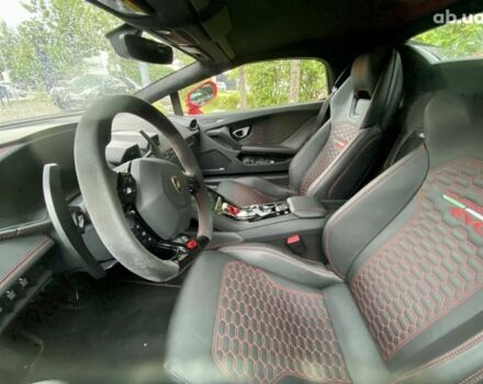 Красный Ламборджини Хуракан, объемом двигателя 12.58 л и пробегом 1 тыс. км за 324410 $, фото 15 на Automoto.ua