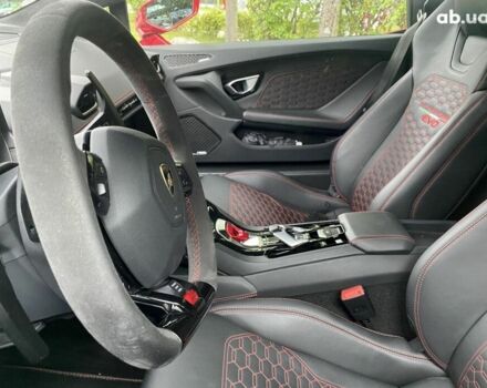 Красный Ламборджини Хуракан, объемом двигателя 12.58 л и пробегом 1 тыс. км за 324410 $, фото 12 на Automoto.ua