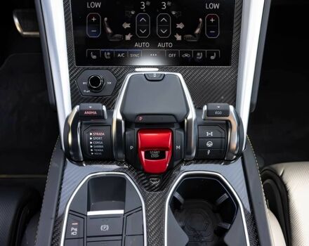 Белый Ламборджини Урус, объемом двигателя 4 л и пробегом 42 тыс. км за 128000 $, фото 12 на Automoto.ua