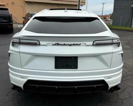 Білий Ламборджині Урус, об'ємом двигуна 4 л та пробігом 39 тис. км за 97500 $, фото 4 на Automoto.ua