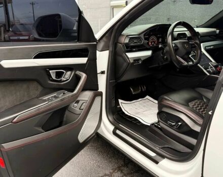 Білий Ламборджині Урус, об'ємом двигуна 4 л та пробігом 39 тис. км за 97500 $, фото 8 на Automoto.ua