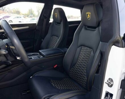 Белый Ламборджини Урус, объемом двигателя 4 л и пробегом 42 тыс. км за 128000 $, фото 8 на Automoto.ua