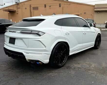 Білий Ламборджині Урус, об'ємом двигуна 4 л та пробігом 39 тис. км за 97500 $, фото 3 на Automoto.ua