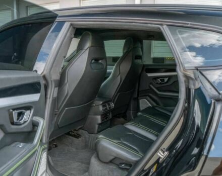 Ламборджини Урус 2019 в Киеве на Automoto.ua Черный Ламборджини Урус, объемом двигателя 4 л и пробегом 37 тыс. км за 90000 $, фото 12 на Automoto.ua