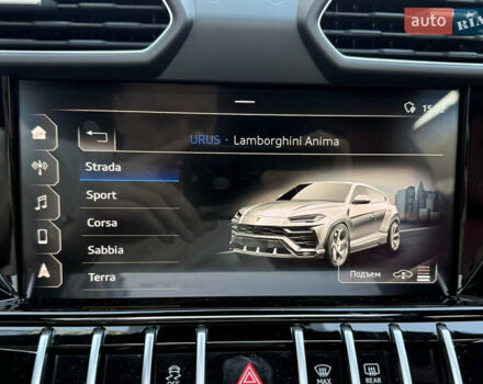 Черный Ламборджини Урус, объемом двигателя 4 л и пробегом 37 тыс. км за 370000 $, фото 86 на Automoto.ua