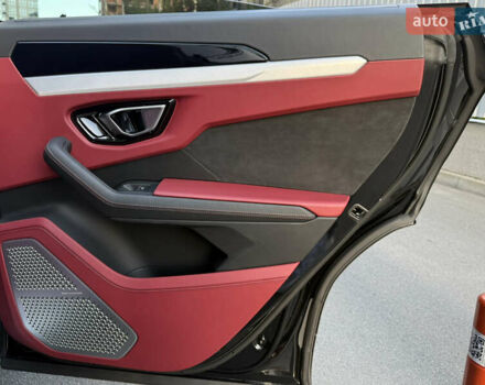 Ламборджини Урус 2020 в Киеве на Automoto.ua Черный Ламборджини Урус, объемом двигателя 4 л и пробегом 35 тыс. км за 350000 $, фото 65 на Automoto.ua