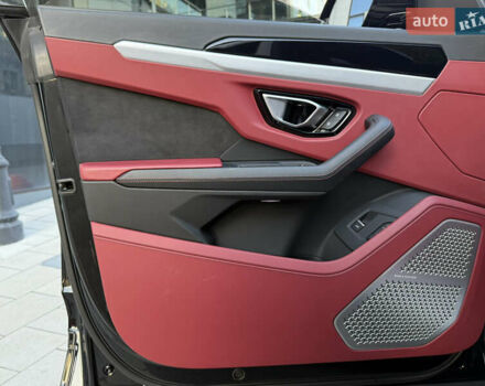 Черный Ламборджини Урус, объемом двигателя 4 л и пробегом 37 тыс. км за 370000 $, фото 58 на Automoto.ua