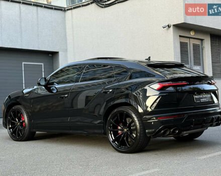 Черный Ламборджини Урус, объемом двигателя 4 л и пробегом 37 тыс. км за 370000 $, фото 24 на Automoto.ua
