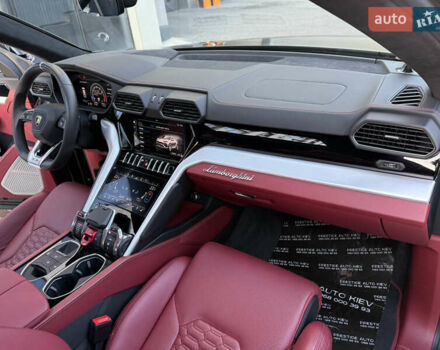Черный Ламборджини Урус, объемом двигателя 4 л и пробегом 37 тыс. км за 370000 $, фото 52 на Automoto.ua