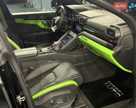 Чорний Ламборджині Урус, об'ємом двигуна 4 л та пробігом 15 тис. км за 385000 $, фото 21 на Automoto.ua