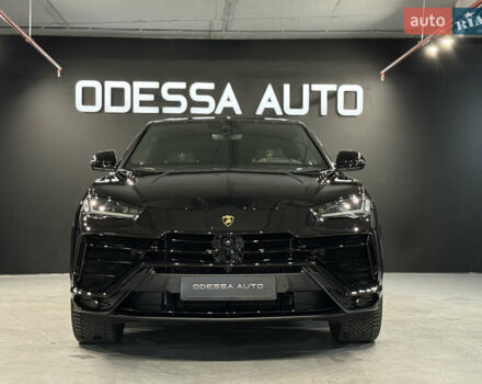 Чорний Ламборджині Урус, об'ємом двигуна 4 л та пробігом 15 тис. км за 385000 $, фото 2 на Automoto.ua