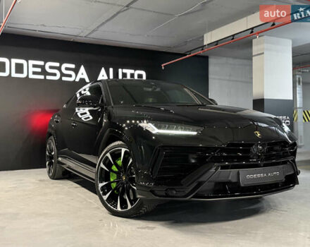 Чорний Ламборджині Урус, об'ємом двигуна 4 л та пробігом 15 тис. км за 385000 $, фото 7 на Automoto.ua