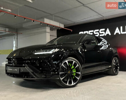 Чорний Ламборджині Урус, об'ємом двигуна 4 л та пробігом 15 тис. км за 385000 $, фото 5 на Automoto.ua