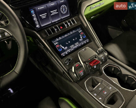 Чорний Ламборджині Урус, об'ємом двигуна 4 л та пробігом 15 тис. км за 385000 $, фото 26 на Automoto.ua