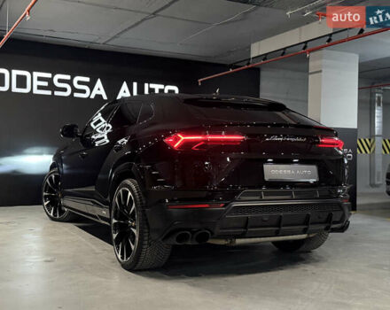 Чорний Ламборджині Урус, об'ємом двигуна 4 л та пробігом 15 тис. км за 385000 $, фото 11 на Automoto.ua