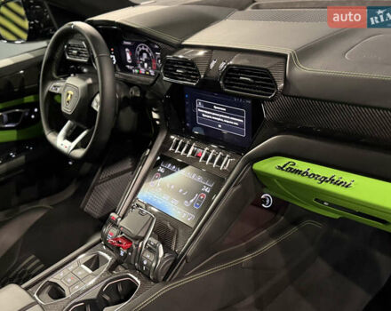 Чорний Ламборджині Урус, об'ємом двигуна 4 л та пробігом 15 тис. км за 385000 $, фото 22 на Automoto.ua