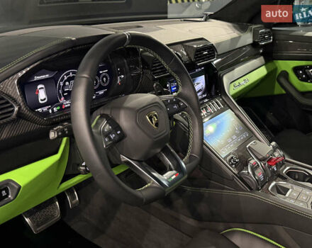 Чорний Ламборджині Урус, об'ємом двигуна 4 л та пробігом 15 тис. км за 385000 $, фото 31 на Automoto.ua