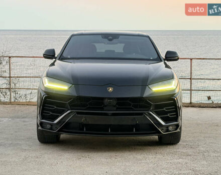 Чорний Ламборджині Урус, об'ємом двигуна 4 л та пробігом 100 тис. км за 250000 $, фото 1 на Automoto.ua