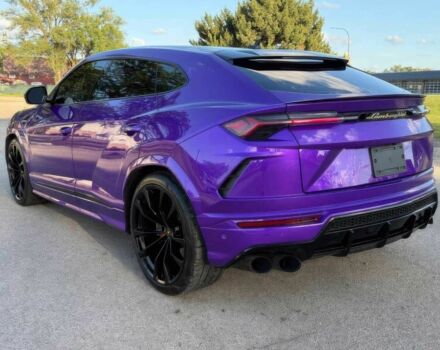 Фиолетовый Ламборджини Урус, объемом двигателя 4 л и пробегом 10 тыс. км за 138000 $, фото 4 на Automoto.ua