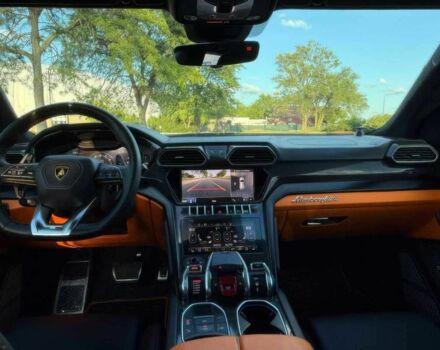 Фиолетовый Ламборджини Урус, объемом двигателя 4 л и пробегом 10 тыс. км за 138000 $, фото 12 на Automoto.ua